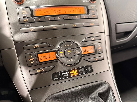 Toyota Auris 19 of 26