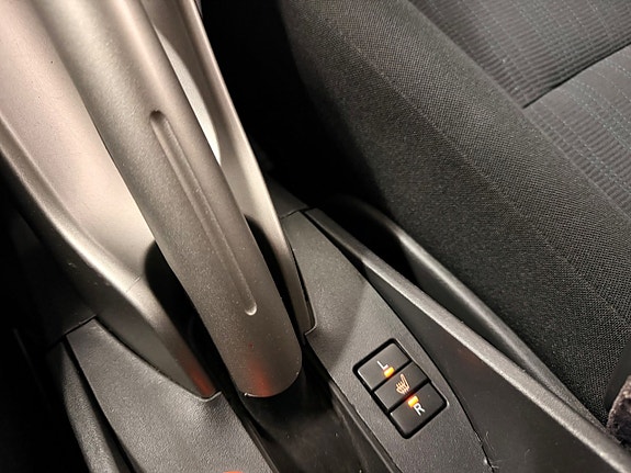 Toyota Auris 21 of 26
