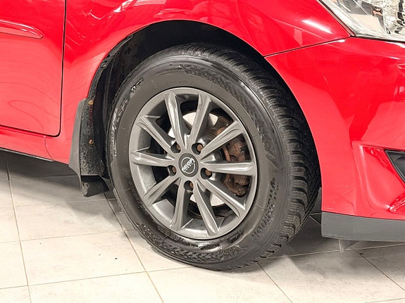 Toyota Auris 3 of 26