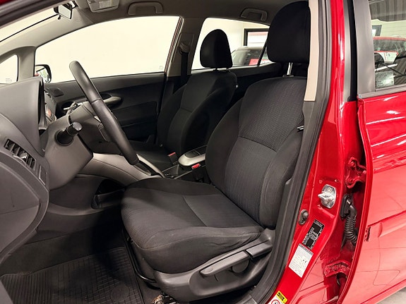 Toyota Auris 11 of 26
