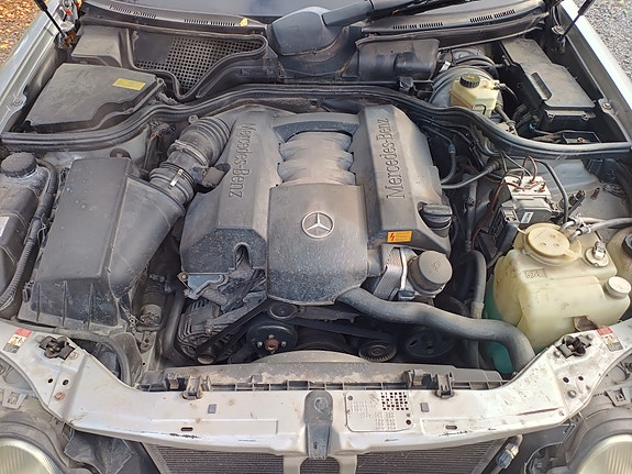 Mercedes-Benz 280 E 4 of 5