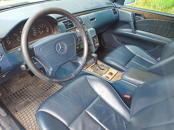 Mercedes-Benz 280 E 5 of 5