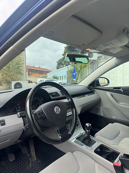 Volkswagen Passat 5 of 6