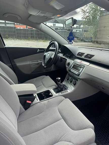 Volkswagen Passat 6 of 6