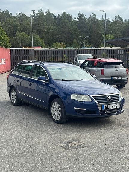 Volkswagen Passat 2 of 6