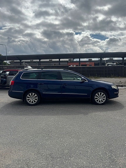 Volkswagen Passat 3 of 6