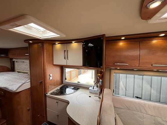 Carthago C-Tourer C1I 148 Endast 8000 mil, 5-bälte/Backkamera/Solcell/långbäddar 10 of 23