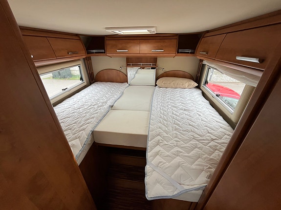 Carthago C-Tourer C1I 148 Endast 8000 mil, 5-bälte/Backkamera/Solcell/långbäddar 12 of 23