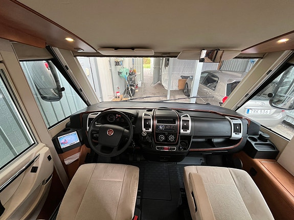 Carthago C-Tourer C1I 148 Endast 8000 mil, 5-bälte/Backkamera/Solcell/långbäddar 15 of 23