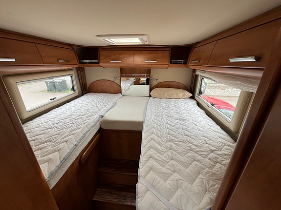Carthago C-Tourer C1I 148 Endast 8000 mil, 5-bälte/Backkamera/Solcell/långbäddar 11 of 23