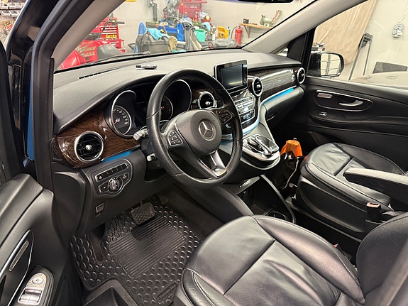 Mercedes-Benz V250 d 10 of 12