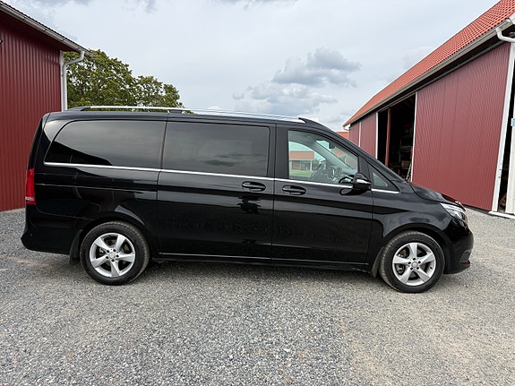 Mercedes-Benz V250 d 2 of 12