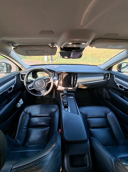 Volvo V90 3 of 11