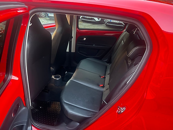 Volkswagen UP! 4 of 7