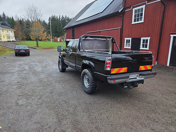 Chevrolet K2500 4 of 7
