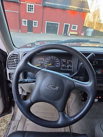 Chevrolet K2500 6 of 7
