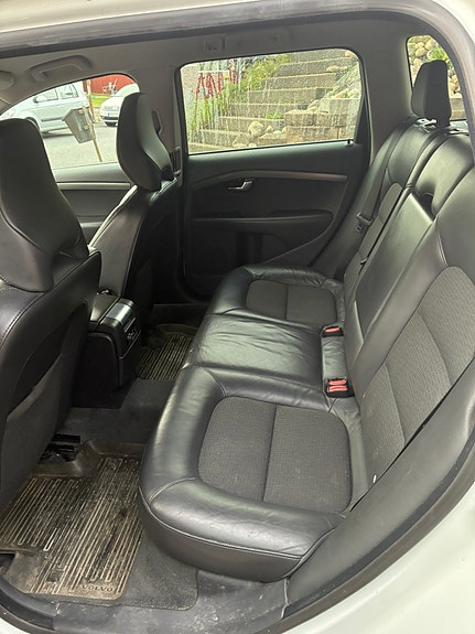 Volvo V70 6 of 18