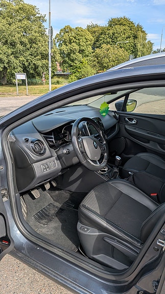 Renault Clio 6 of 9
