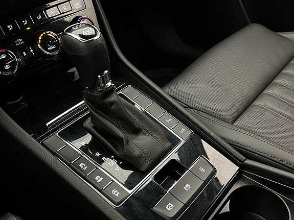 Skoda Superb 23 of 30