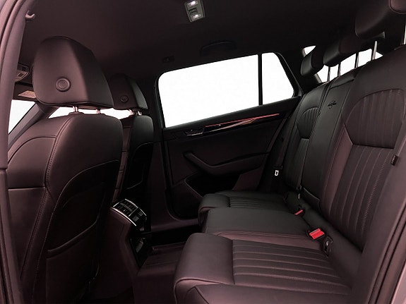 Skoda Superb 16 of 30