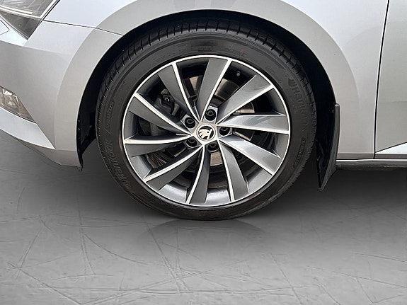 Skoda Superb 28 of 30