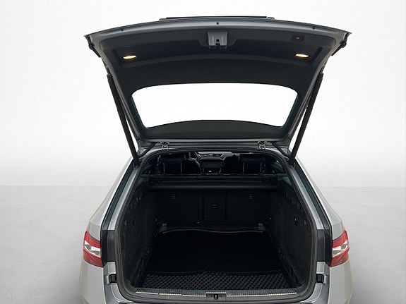 Skoda Superb 9 of 30