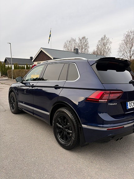 Volkswagen Tiguan 3 of 9
