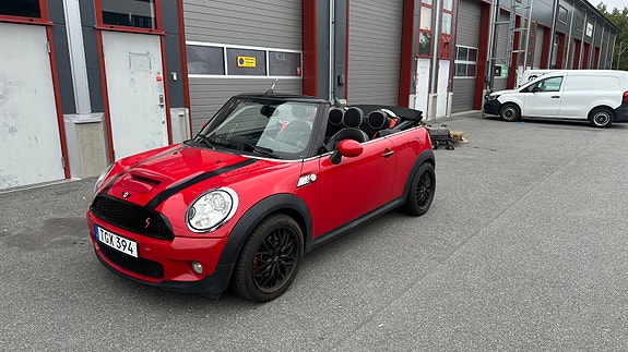 MINI Cooper S 6 of 14