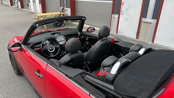 MINI Cooper S 8 of 14