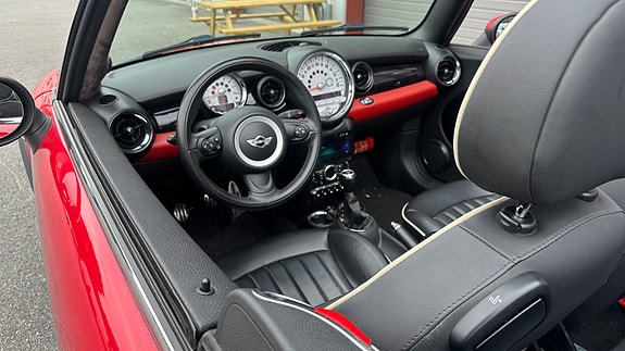 MINI Cooper S 9 of 14