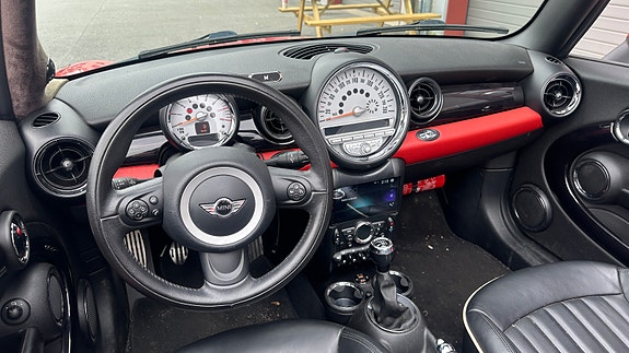 MINI Cooper S 11 of 14