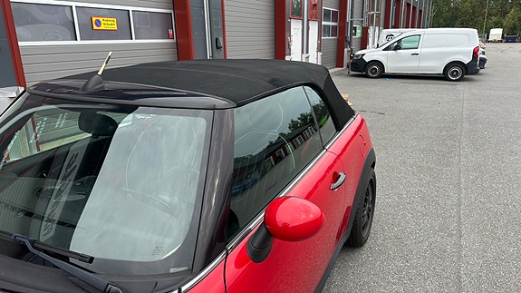 MINI Cooper S 5 of 14