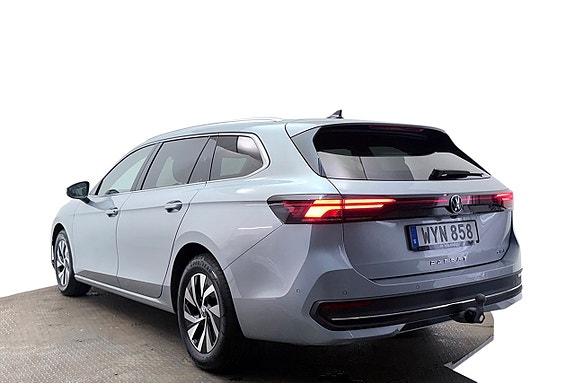Volkswagen Passat 9 of 30