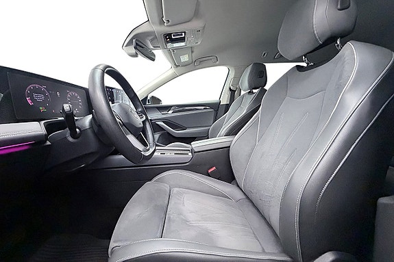 Volkswagen Passat 12 of 30