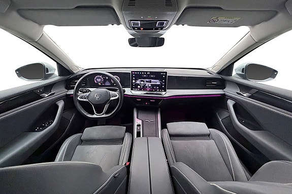 Volkswagen Passat 17 of 30
