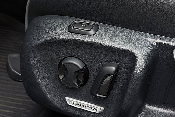 Volkswagen Passat 15 of 30