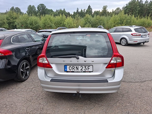 Volvo V70 4 of 6