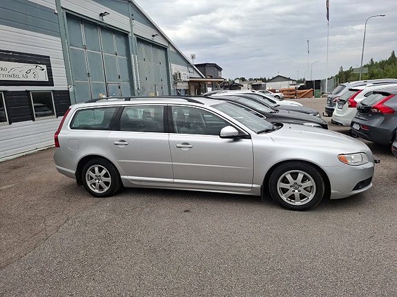 Volvo V70 3 of 6