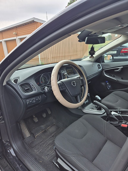 Volvo V40 6 of 6