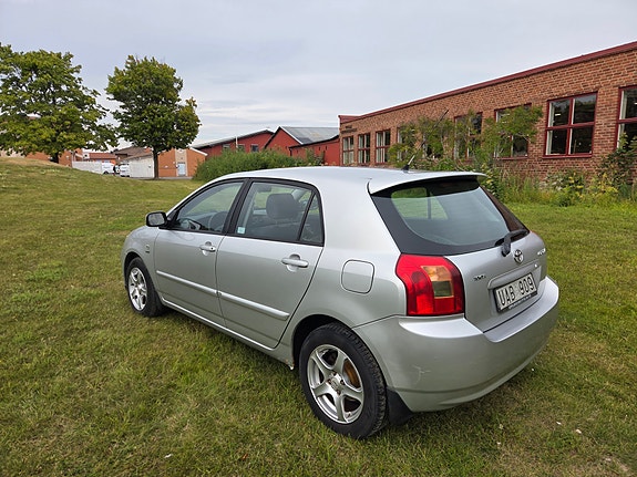 Toyota Corolla 5 of 6