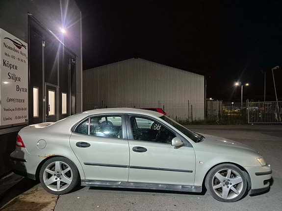 Saab 9-3 6 of 12