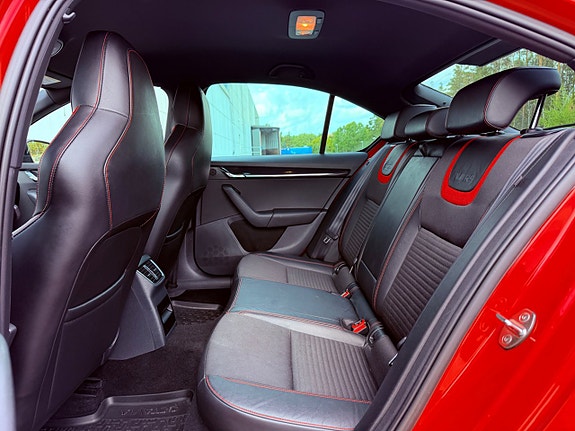 Skoda Octavia RS 8 of 16