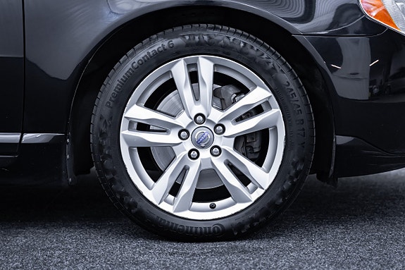 Volvo V70 6 of 26