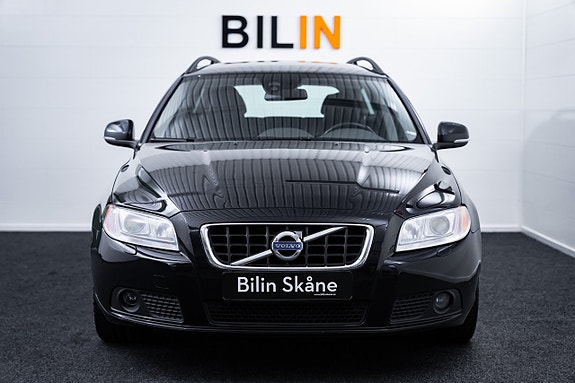 Volvo V70 3 of 26