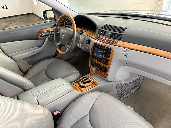 Mercedes-Benz S400 4 of 5