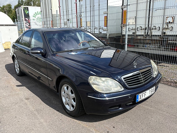 Mercedes-Benz S400 3 of 5