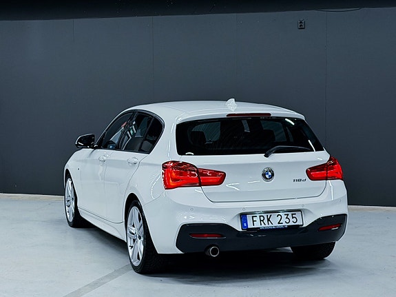 BMW 118d 6 of 14