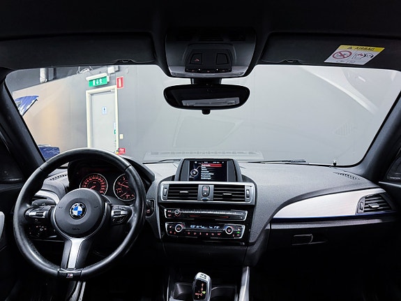BMW 118d 3 of 14