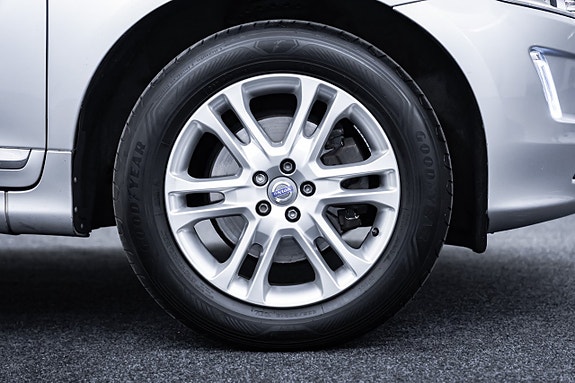 Volvo XC60 8 of 30