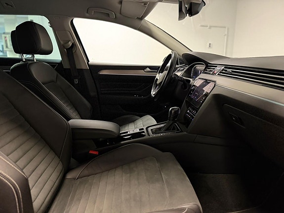 Volkswagen Passat 18 of 25